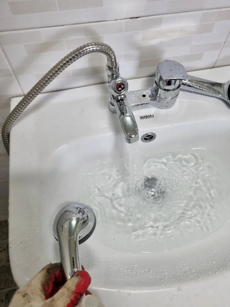 사워겸용 수전교체 9